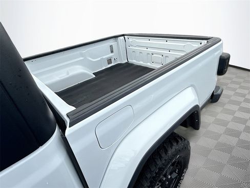 Used 2022 Jeep Gladiator Willys image 29