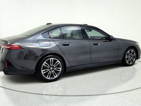 Used 2026 BMW 530i w/ M Sport Package RWD image 9
