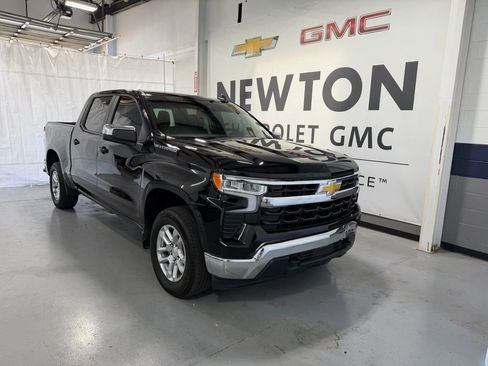 Used 2024 Chevrolet Silverado 1500 LT image 2