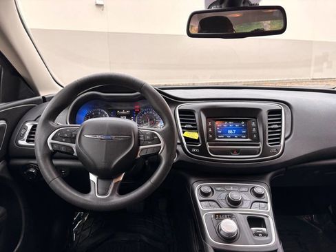 Used 2015 Chrysler 200 Limited image 11