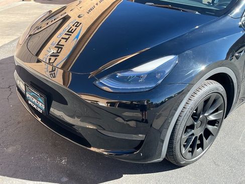 Used 2022 Tesla Model Y Long Range AWD/4WD image 12