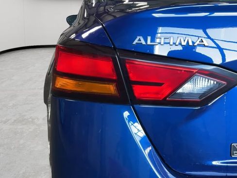 Used 2024 Nissan Altima 2.5 SR FWD image 49
