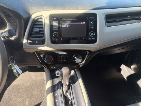 Used 2022 Honda HR-V LX image 30