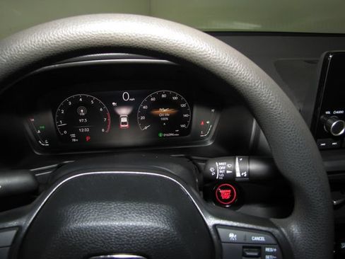 Certified 2025 Honda Accord SE image 4