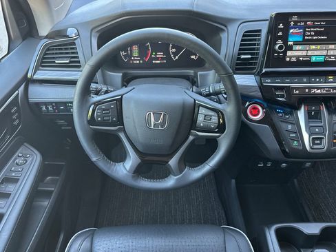 Certified 2026 Honda Odyssey Elite image 11