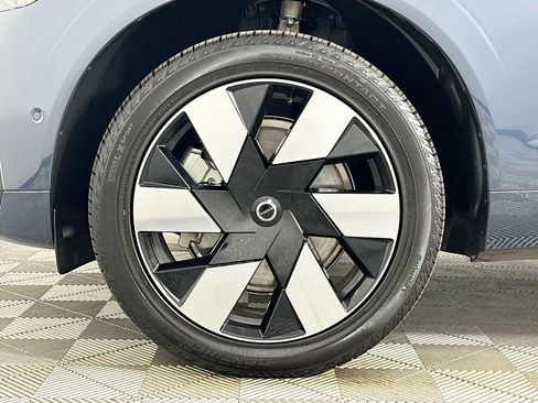 Used 2025 Volvo XC60 T8 Plus w/ Protection Package Premier image 29