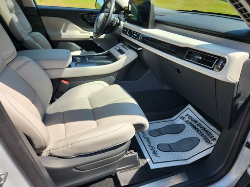 Used 2025 Lincoln Aviator Reserve w/ Luxury Package RWD image 52