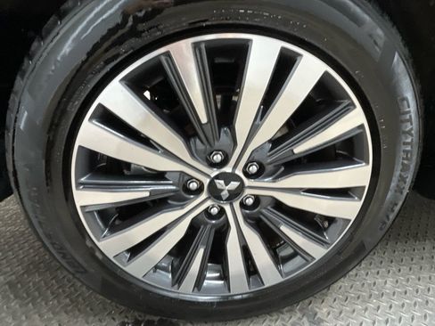 Used 2020 Mitsubishi Outlander ES FWD image 30