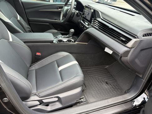 Certified 2025 Toyota Camry SE FWD image 24