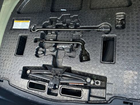 Used 2021 Toyota Camry SE w/ Convenience Package image 22