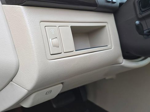 Used 2008 Kia Amanti w/ Leather Pkg image 25