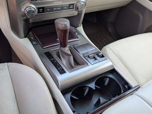 Used 2014 Lexus GX 460 w/ Premium Package AWD/4WD image 17