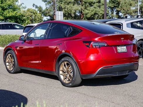 Used 2024 Tesla Model Y Long Range image 2
