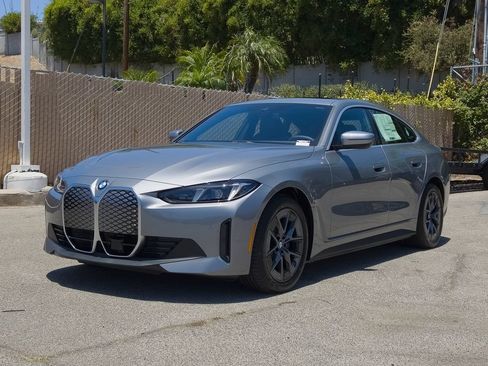 New 2026 BMW i4 eDrive40 w/ Parking Assistance Package RWD image 2