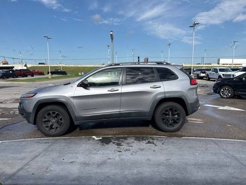 Used 2014 Jeep Cherokee Trailhawk AWD/4WD image 8