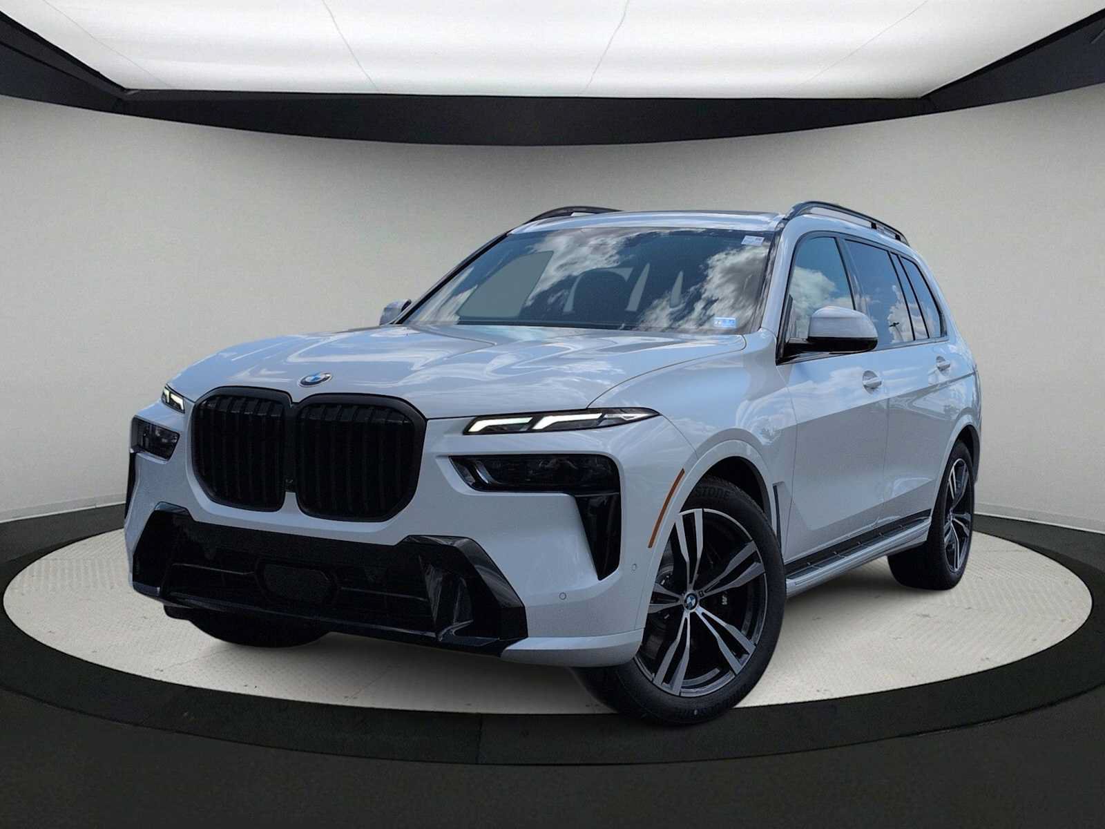 Used 2027 BMW X7 xDrive40i w/ Executive Package AWD/4WD image 1
