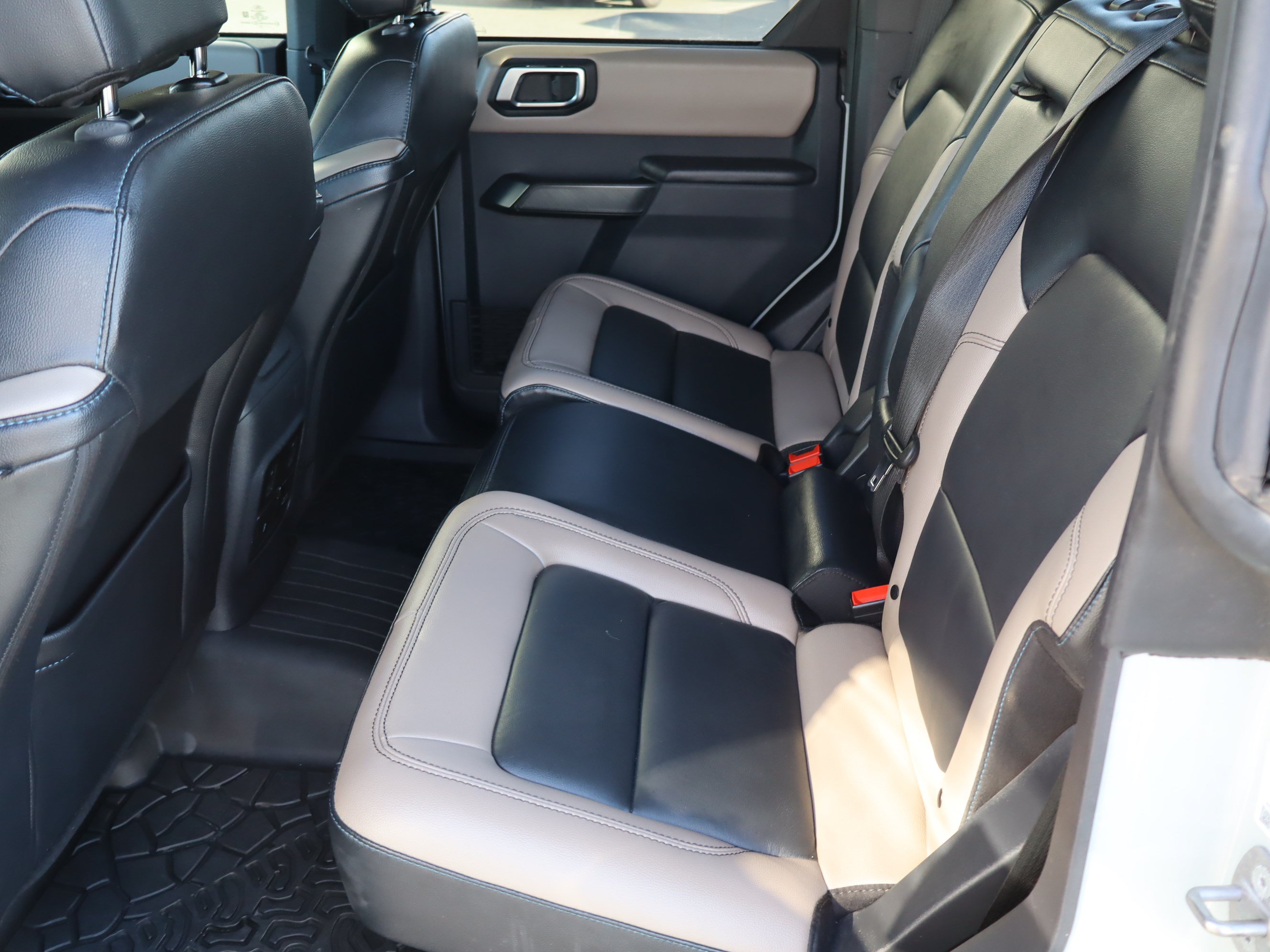 Used 2024 Ford Bronco Wildtrak AWD/4WD image 36