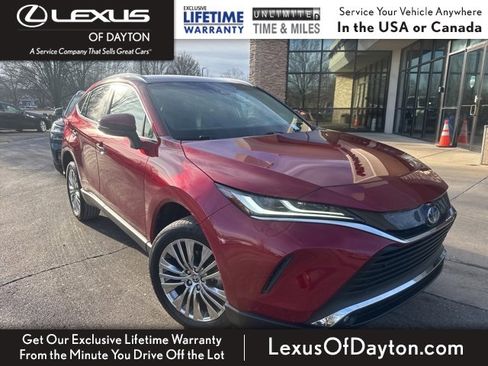 Used 2023 Toyota Venza XLE image 1