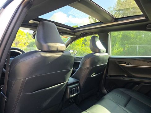 Used 2025 Toyota Camry XSE FWD image 22