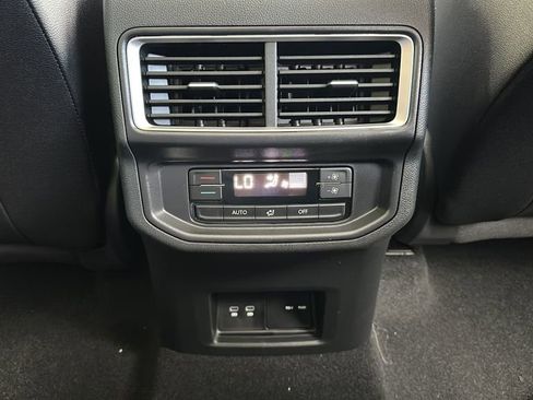 New 2026 Volkswagen Atlas SE FWD image 32