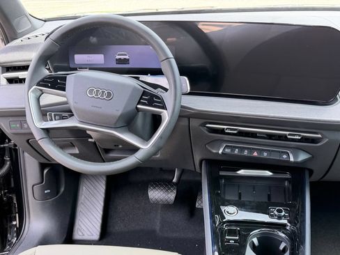 New 2026 Audi Q3 quattro 2.0T AWD/4WD image 22