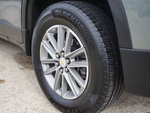 Used 2022 Chevrolet Traverse LT image 9