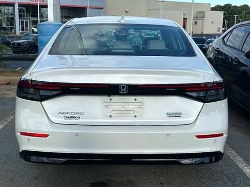 Used 2023 Honda Accord Touring image 2