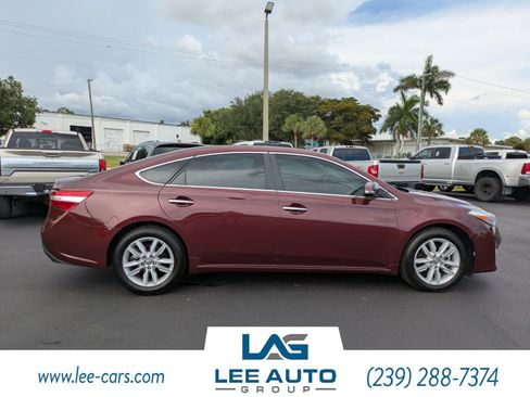 Used 2014 Toyota Avalon XLE FWD image 2