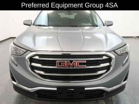 Used 2020 GMC Terrain SLT image 2
