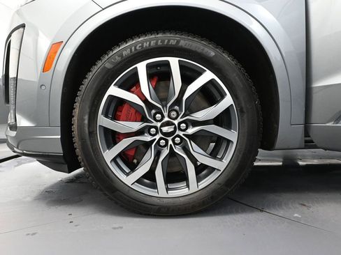 Used 2024 Cadillac XT6 Sport image 17
