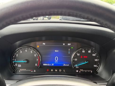 Used 2023 Ford Explorer XLT AWD/4WD image 21