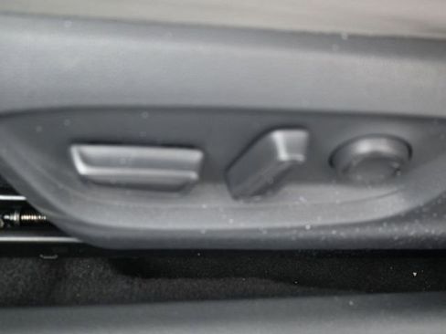 Used 2019 Toyota Camry L image 23