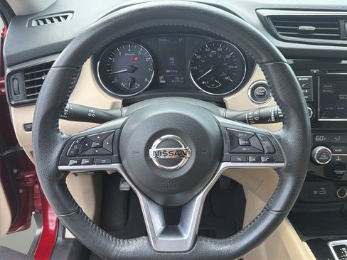 Used 2019 Nissan Rogue SV FWD image 32