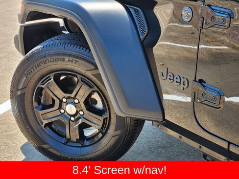 Used 2022 Jeep Wrangler Unlimited Sport w/ Sun And Sound Package AWD/4WD image 16
