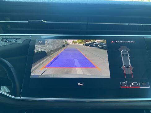 Used 2019 Audi Q8 Premium AWD/4WD image 31