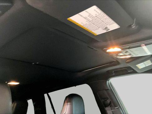 Used 2022 Toyota Highlander XSE FWD image 27