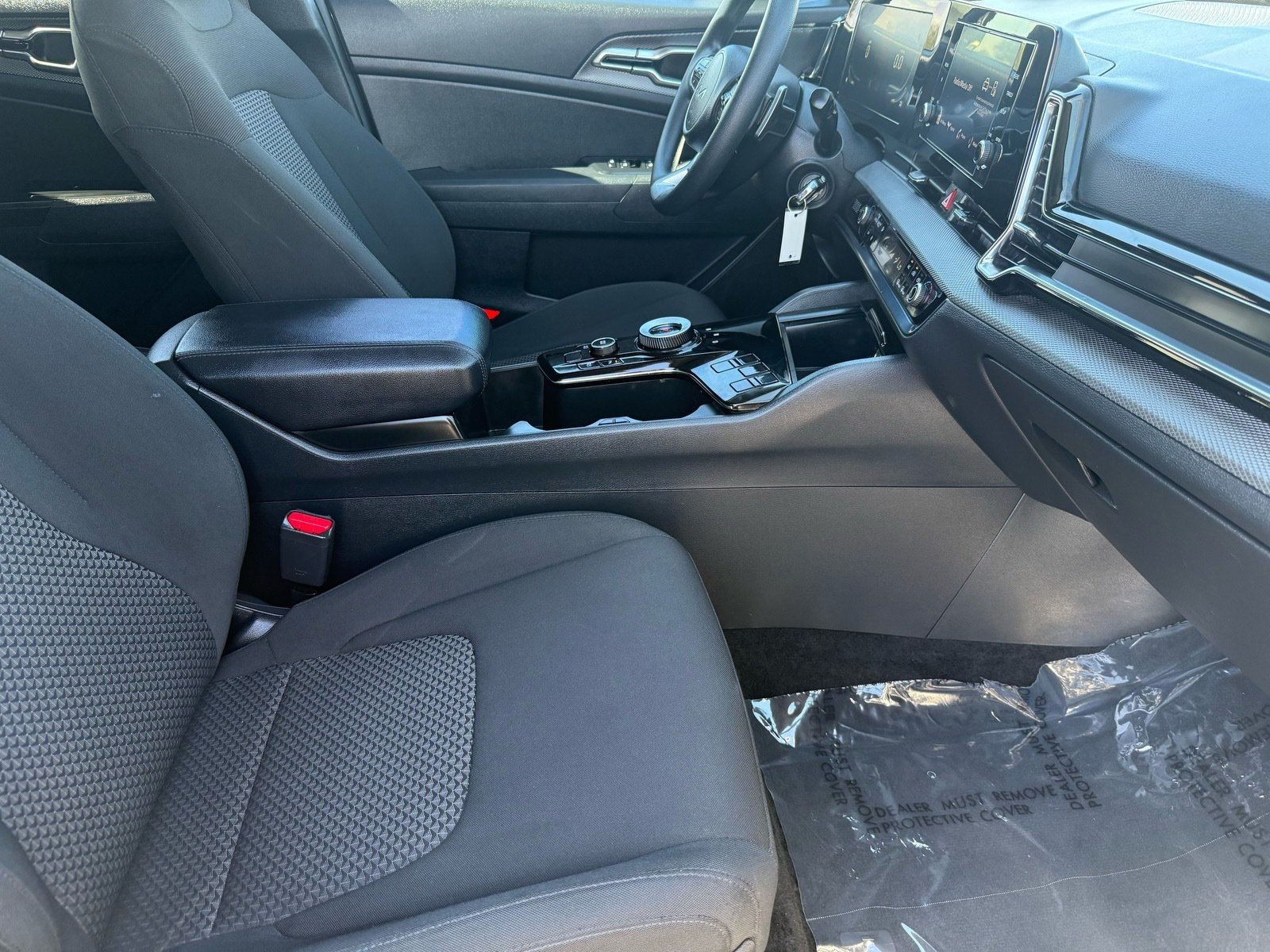 Used 2025 Kia Sportage LX FWD image 30