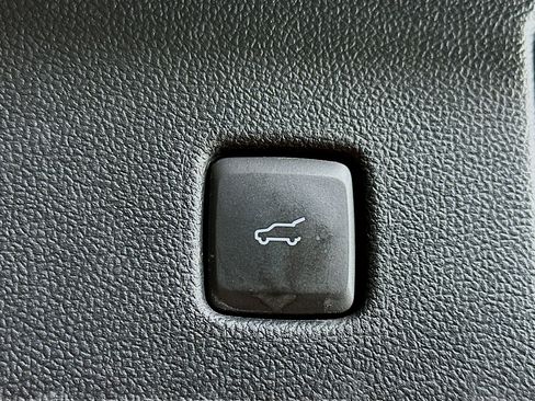 Used 2022 Ford Escape SEL image 28