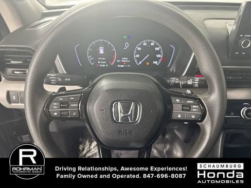 Used 2023 Honda Pilot LX image 11
