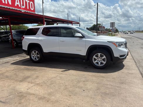 Used 2017 GMC Acadia SLE FWD image 3