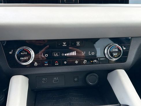 Used 2023 Mitsubishi Outlander SEL FWD image 33