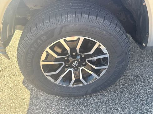 Used 2022 Toyota Tacoma TRD Sport image 36