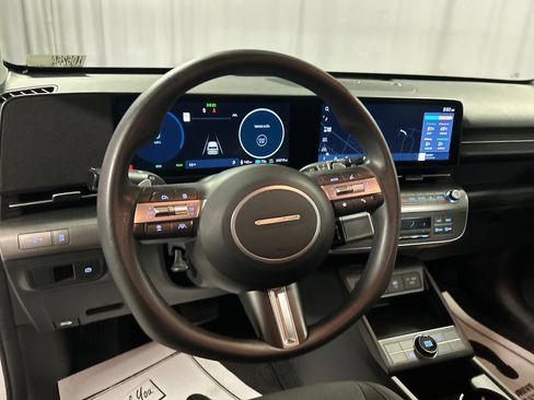 Used 2024 Hyundai Kona SE FWD image 13