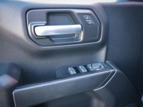 Used 2019 Chevrolet Silverado 1500 Custom w/ Custom Convenience Package AWD/4WD image 16