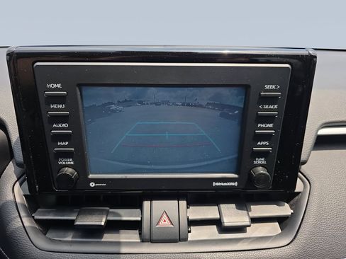 Used 2021 Toyota RAV4 LE FWD image 20