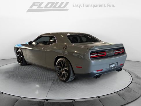 Used 2017 Dodge Challenger R/T image 5