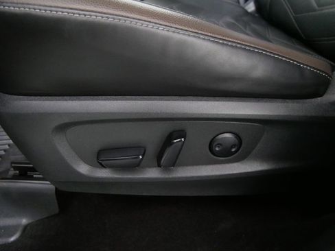 Used 2023 Nissan Pathfinder Platinum image 18