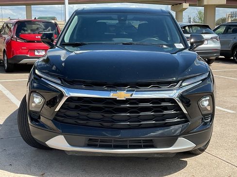 Used 2025 Chevrolet Blazer LT image 3