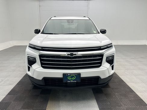 Used 2025 Chevrolet Traverse LT w/ Driver Confidence Package AWD/4WD image 6