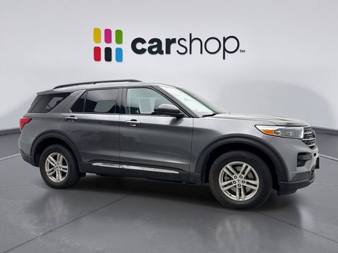 Used 2023 Ford Explorer XLT AWD/4WD image 7